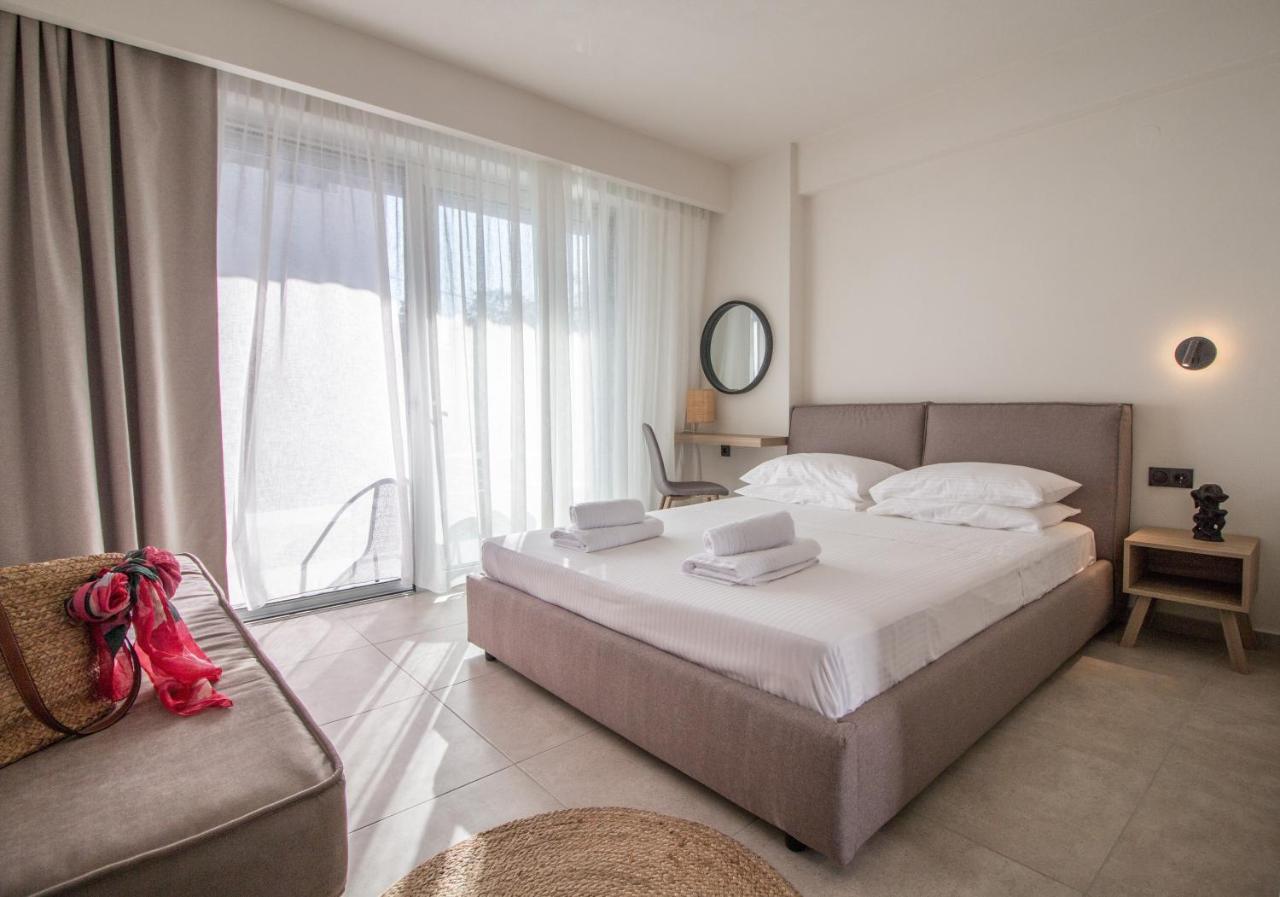 Aelia Seaside Luxury Suites Nea Karvali Buitenkant foto