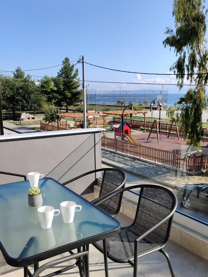 Aelia Seaside Luxury Suites Nea Karvali Buitenkant foto