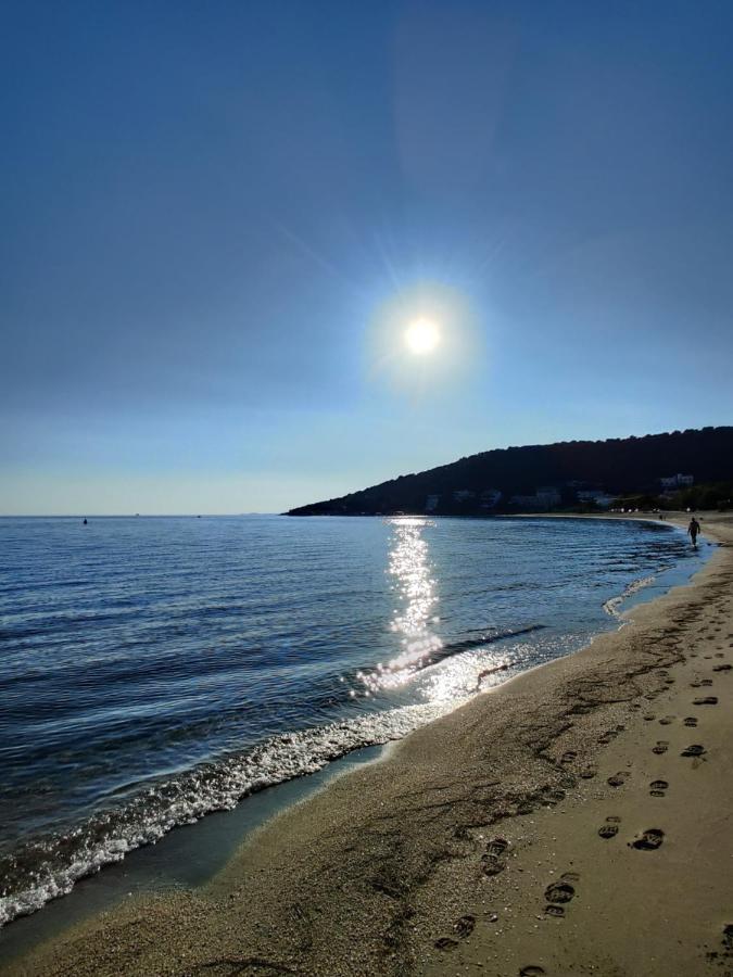 Aelia Seaside Luxury Suites Nea Karvali Buitenkant foto